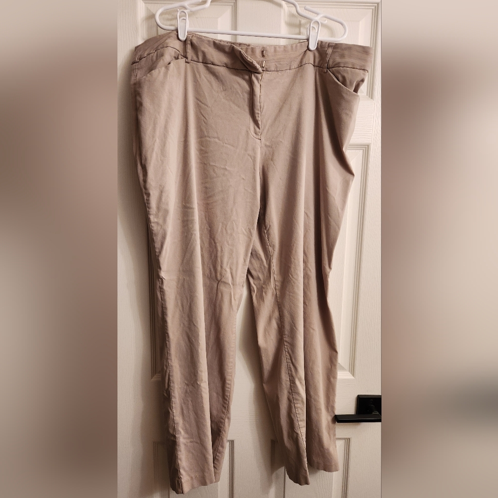 Khaki Capri